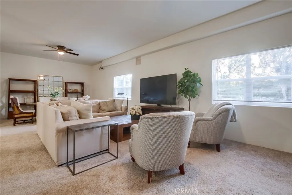 https://cdn.realtyfeed.com/cdn/127/306749117/815567327f02718514a909c3459a7285.webp