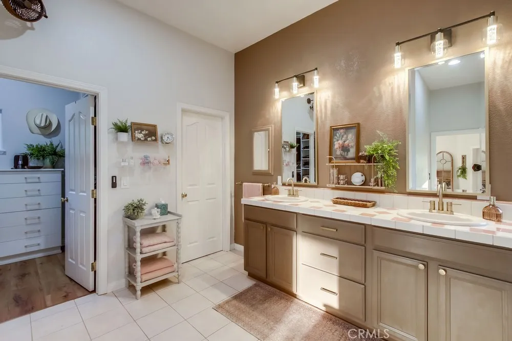 https://cdn.realtyfeed.com/cdn/127/306749117/bb466822317dfcb4f61de440afd48876.webp
