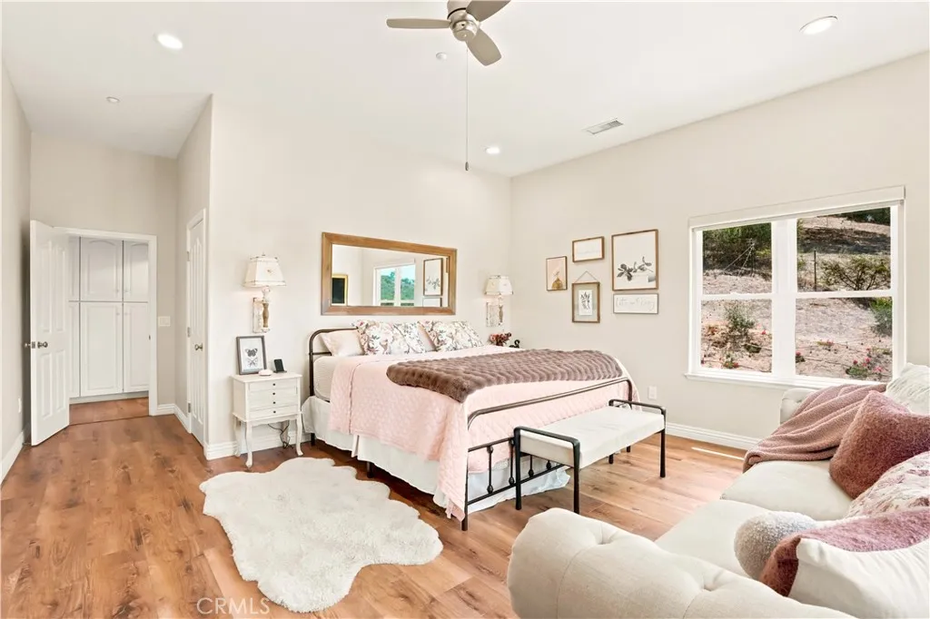 https://cdn.realtyfeed.com/cdn/127/306749117/d1ad3f4bf3a83c699a9a3224da66c9f1.webp
