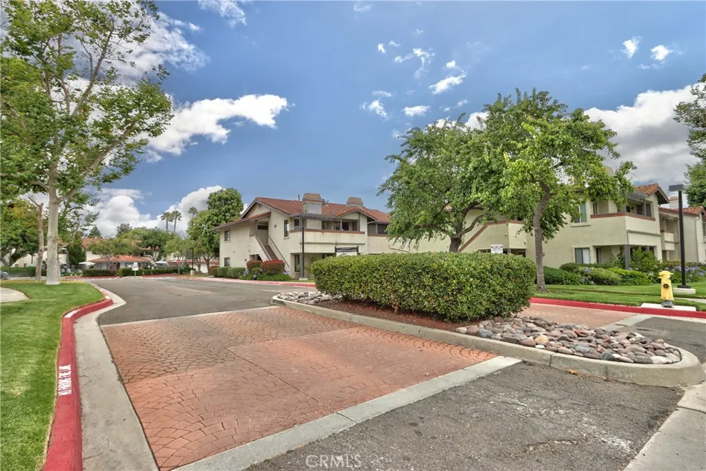 https://cdn.realtyfeed.com/cdn/127/306749125/32caf56a53413c0e68d7341f58907a98.webp