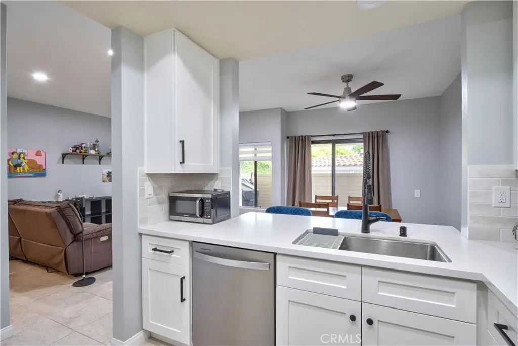 https://cdn.realtyfeed.com/cdn/127/306749125/73bce284646923323ea9eb560ff0c79d.webp