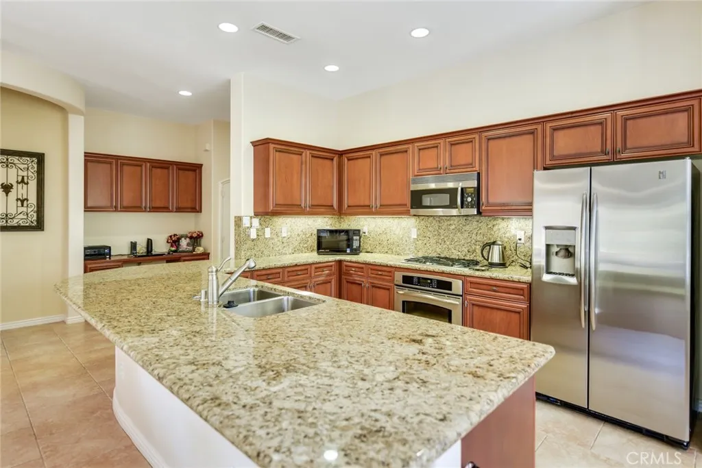 24145 Fawnskin, Corona, CA 92883 - Photo 5 of 35, Corona, CA