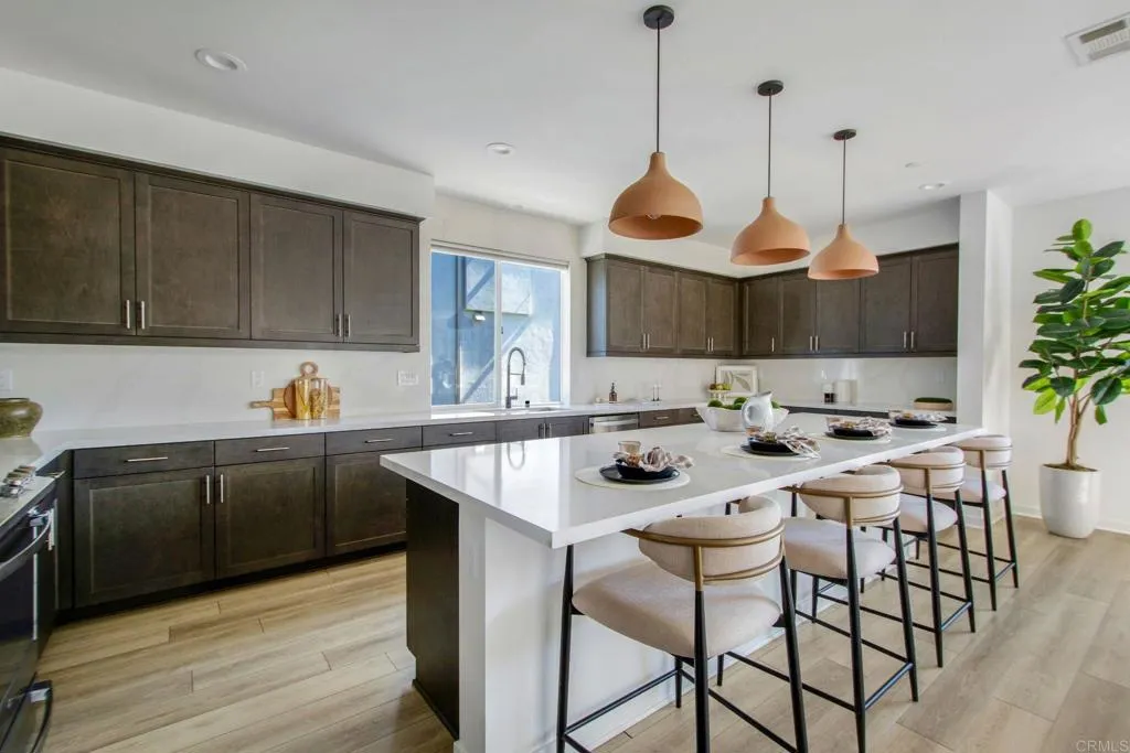 https://cdn.realtyfeed.com/cdn/127/306749169/2a7b242b6c762c02c931ae42e7766a0b.webp