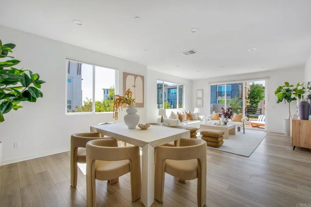 https://cdn.realtyfeed.com/cdn/127/306749169/681df6ba2ad022365759a4956abe46b4.webp