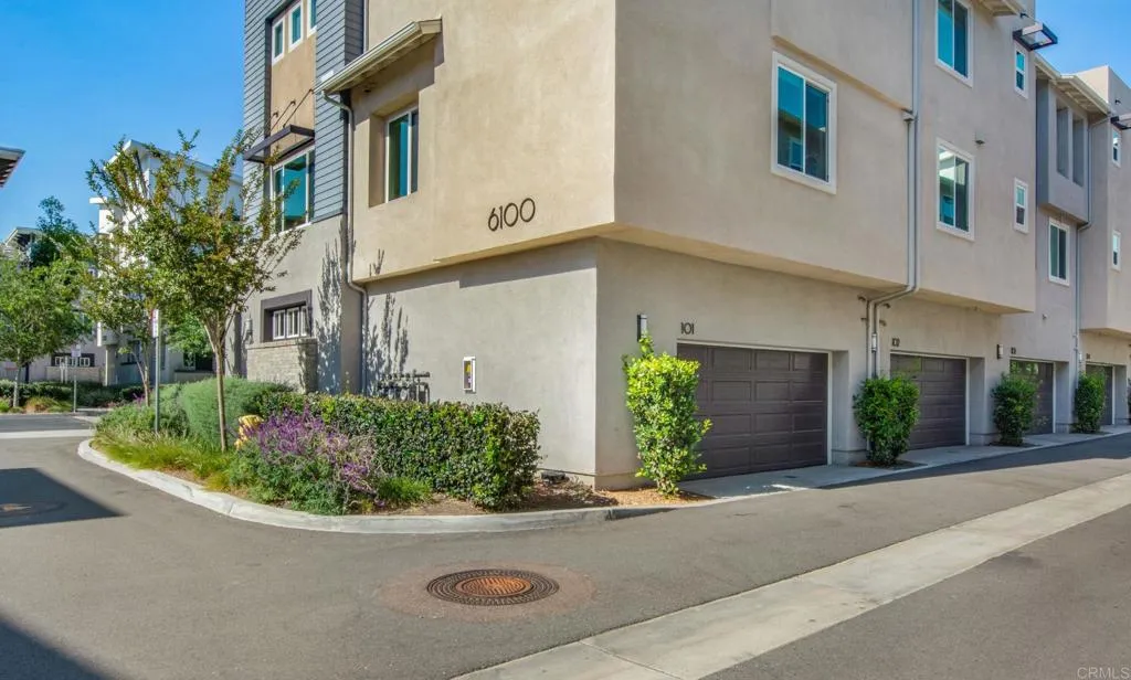 https://cdn.realtyfeed.com/cdn/127/306749169/753e7f53b00d7a2d76698d629c5e5320.webp