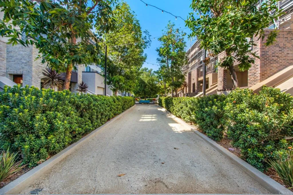 https://cdn.realtyfeed.com/cdn/127/306749169/c7088365ed8a5ef0d55f335b5748deb3.webp
