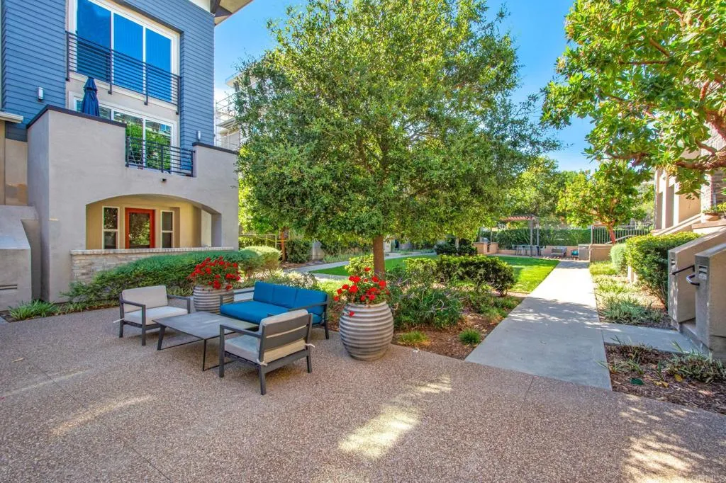 https://cdn.realtyfeed.com/cdn/127/306749169/cb3d99b92630cb14af6e6ca567581d02.webp