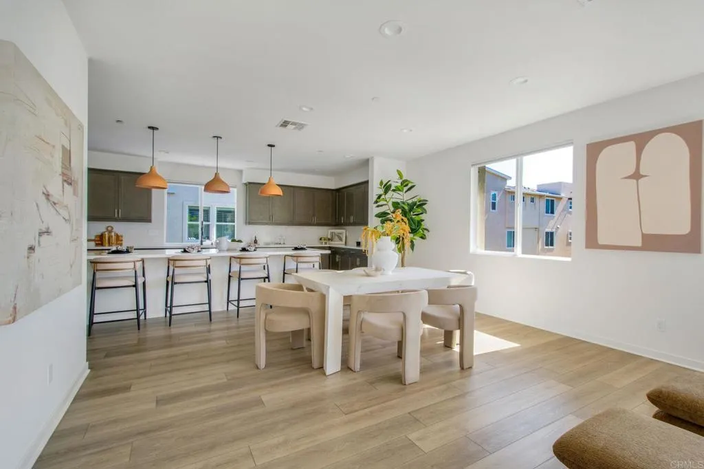 https://cdn.realtyfeed.com/cdn/127/306749169/d0316d3fe03e40cbb4a2e0209bae84df.webp