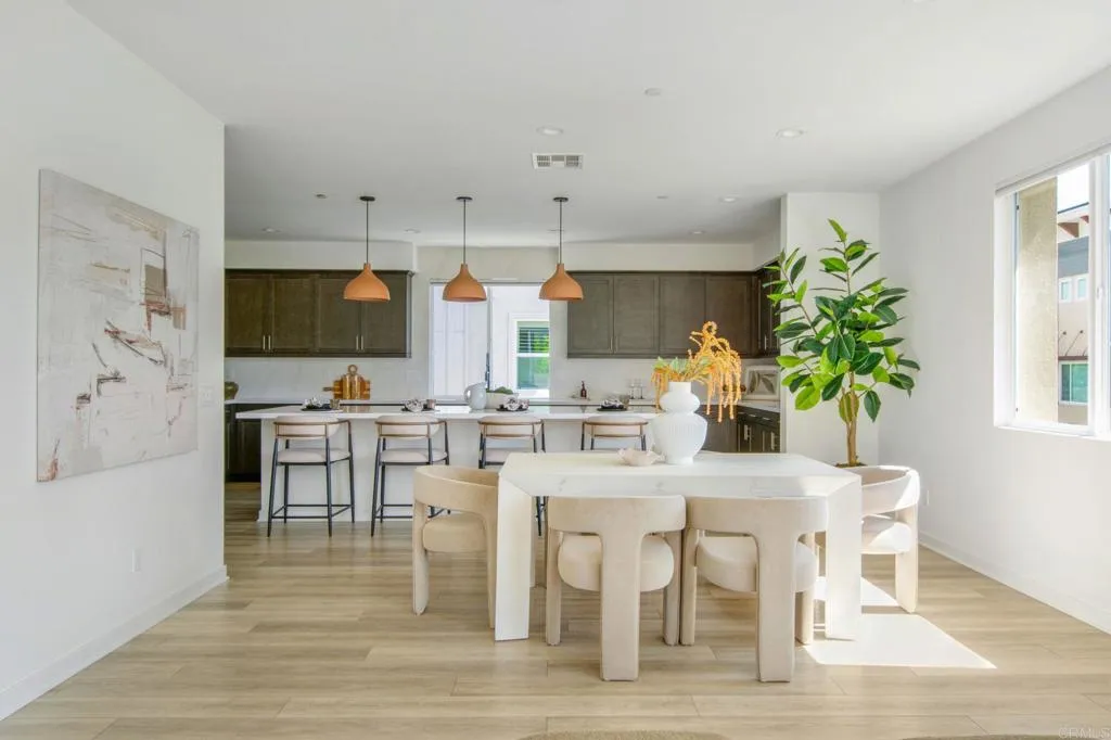 https://cdn.realtyfeed.com/cdn/127/306749169/ed4e07f784931abf7fc01b8ed6e8aa80.webp