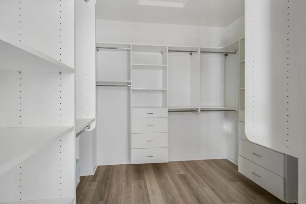 https://cdn.realtyfeed.com/cdn/127/306749169/fbf9e1e791956bdb3427a916254ad0da.webp