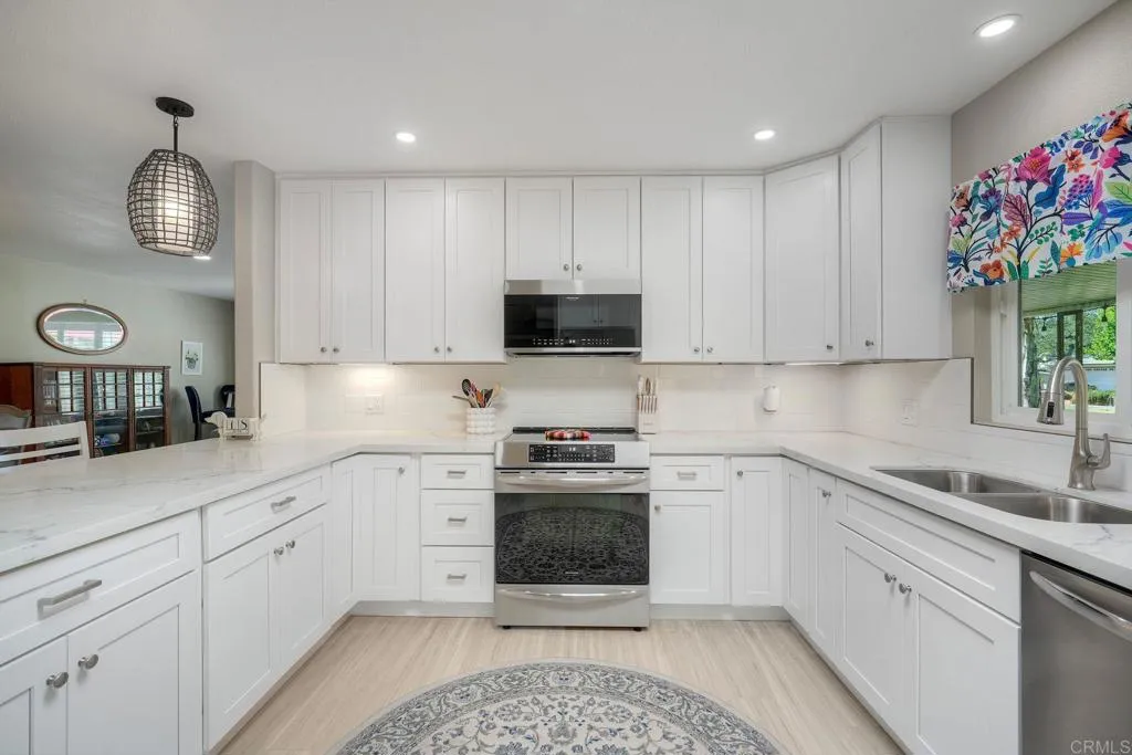https://cdn.realtyfeed.com/cdn/127/306749210/0206f0d73f8c97d437a39f1ee3a092dd.webp