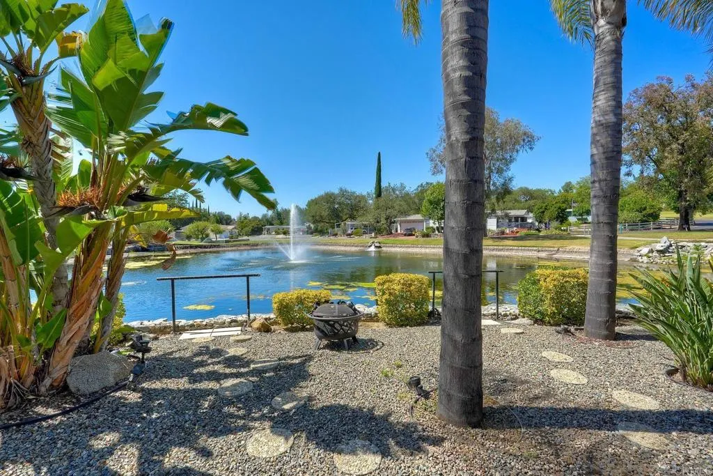 https://cdn.realtyfeed.com/cdn/127/306749210/238d9379345f464c0af25fd157dd8996.webp