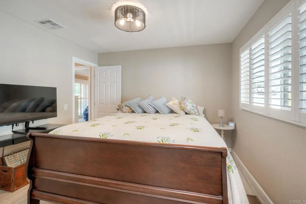 https://cdn.realtyfeed.com/cdn/127/306749210/5d2cfc2761809b4c84d14c958a096287.webp