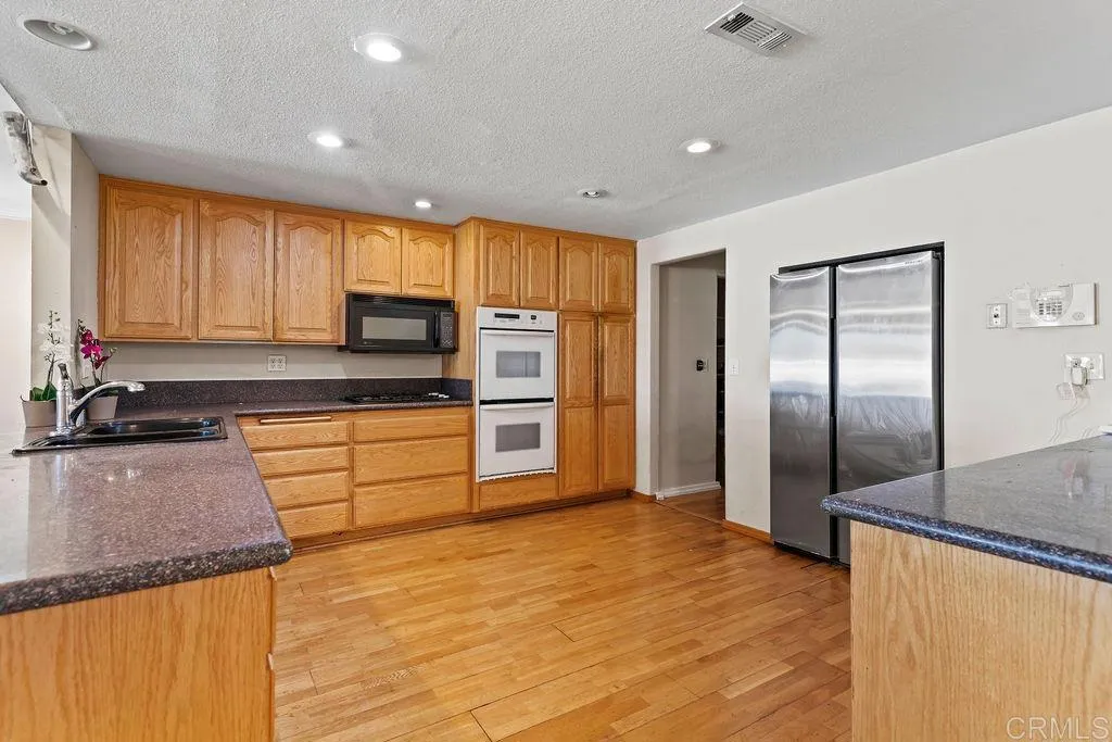 https://cdn.realtyfeed.com/cdn/127/306749216/414a94cf7d753862aa6e744ba1a2265e.webp