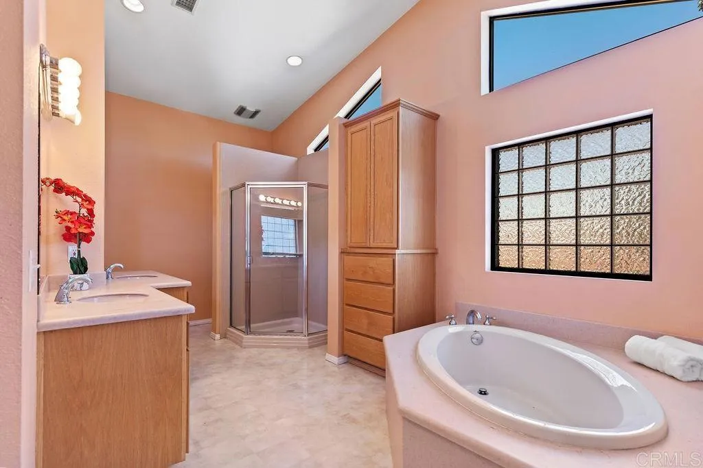 https://cdn.realtyfeed.com/cdn/127/306749216/ce191e49787389a0391248e6d3ca119f.webp