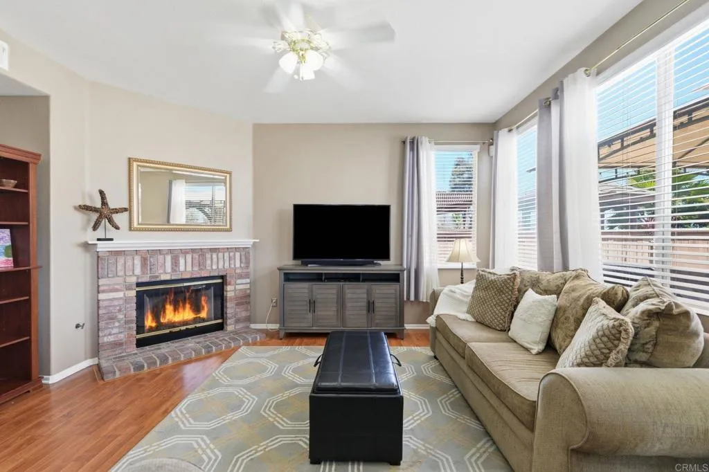 https://cdn.realtyfeed.com/cdn/127/306749252/483e3836f9be4f6941815ac4020f83f9.webp