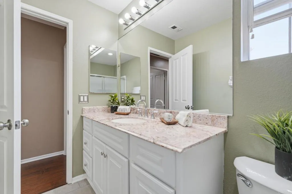 https://cdn.realtyfeed.com/cdn/127/306749252/737bef7989360fdb3b0fec4d145fa0c1.webp