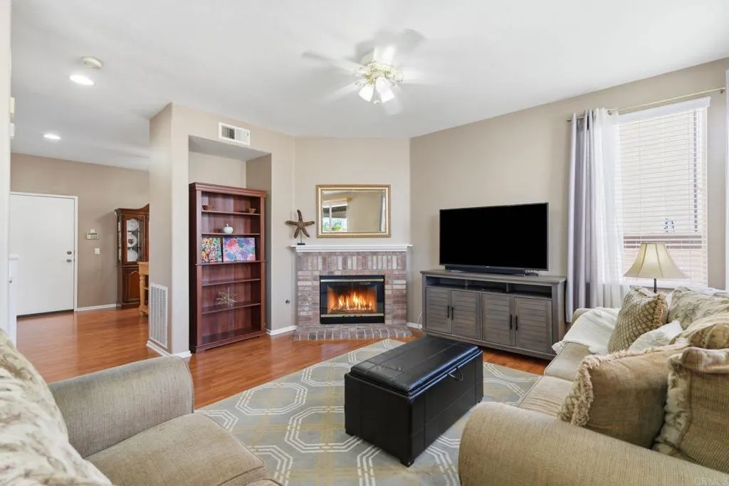 https://cdn.realtyfeed.com/cdn/127/306749252/e3b5747624380fb67f4d7274b3c75c71.webp