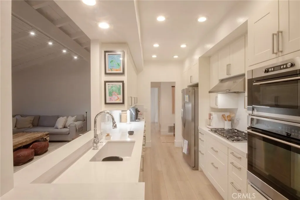 2170 Vista Entrada, Newport Beach, CA 92660 - Photo 2 of 21, Newport Beach, CA