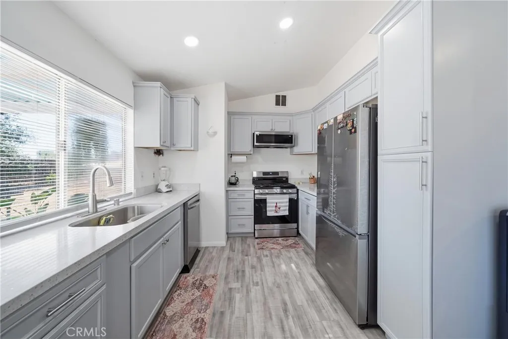 11663 Low Chaparral, Victorville, CA 92392 - Photo 5 of 17, Victorville, CA