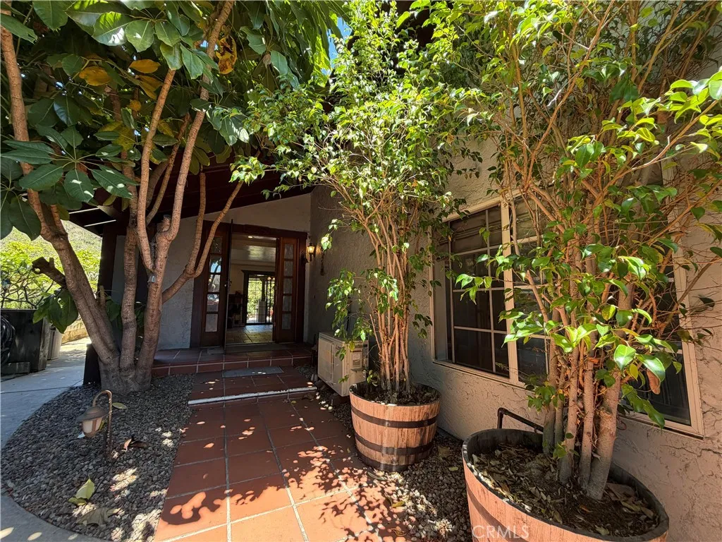 https://cdn.realtyfeed.com/cdn/127/306749363/ca1e07b59ccfb0f20da5d575d9efd83a.webp