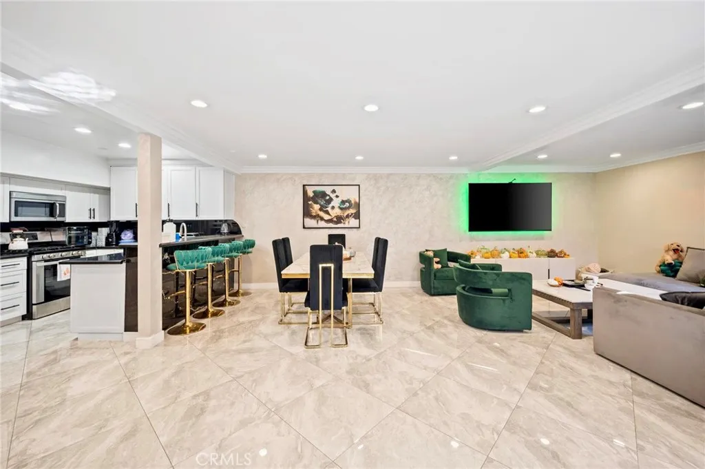 7924 Woodman Avenue Unit 78, Panorama City, CA 91402 - Main photo, Panorama City, CA