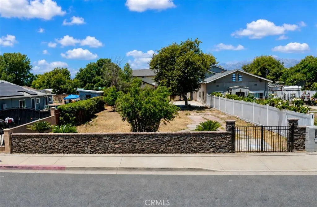 949 W Grand Ave, Pomona, CA 91766 - Photo 2 of 10, Pomona, CA