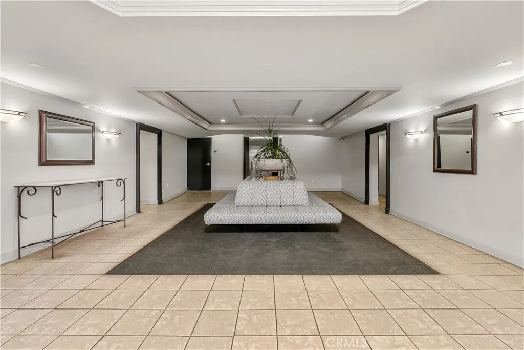 911 N Kings Road Unit 319, West Hollywood, CA 90069 - Photo 5 of 37, West Hollywood, CA