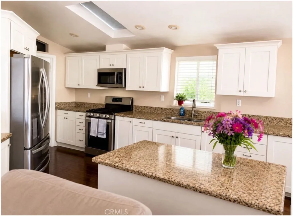 16421 Haiku Lane, Huntington Beach, CA 92649 - Photo 5 of 43, Huntington Beach, CA