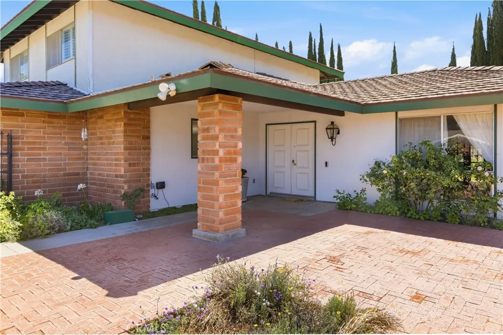 43944 Halcom, Lancaster, CA 93536 - Photo 2 of 28, Lancaster, CA