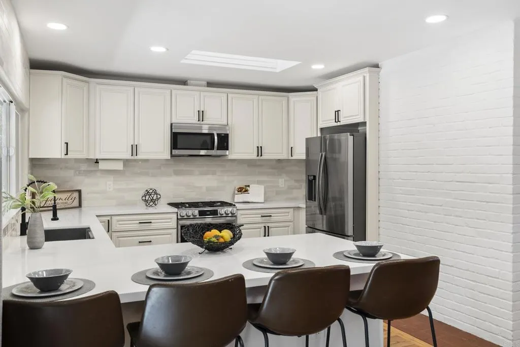 https://cdn.realtyfeed.com/cdn/127/306749448/009a7f21b42f54d1fdf2489c8df920b4.webp