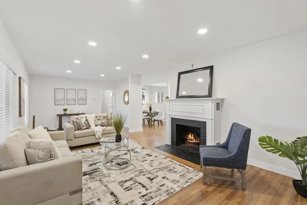 https://cdn.realtyfeed.com/cdn/127/306749448/aea43e60ac2c87a2ed913c969c10c7e6.webp