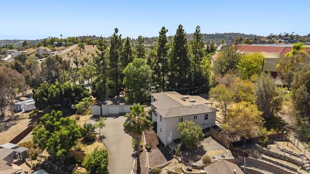 https://cdn.realtyfeed.com/cdn/127/306749448/b38213f7679a206153e72a8671abe046.webp