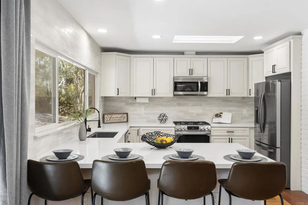 https://cdn.realtyfeed.com/cdn/127/306749448/b8e3ffe2a00c676a9cb5b1454b68bfda.webp