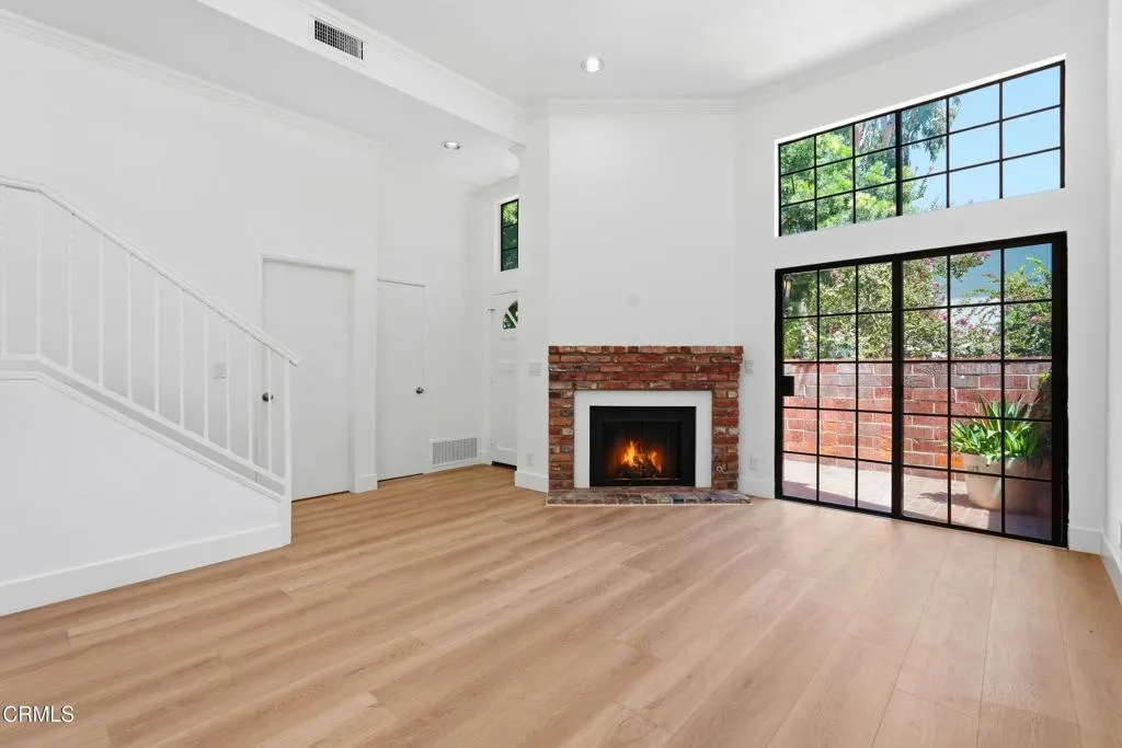 Woodland Hills, CA 91367