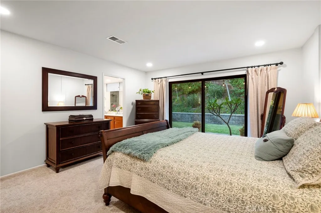https://cdn.realtyfeed.com/cdn/127/306749478/73dcad4c102c83174db11864d553d245.webp