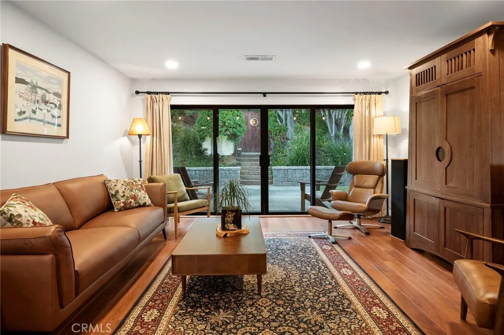 https://cdn.realtyfeed.com/cdn/127/306749478/f0ec54e24f20ed68b0fc3312f783c7a1.webp