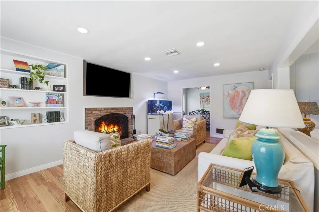 5928 E The Toledo, Long Beach, CA 90803 - Photo 5 of 20, Long Beach, CA