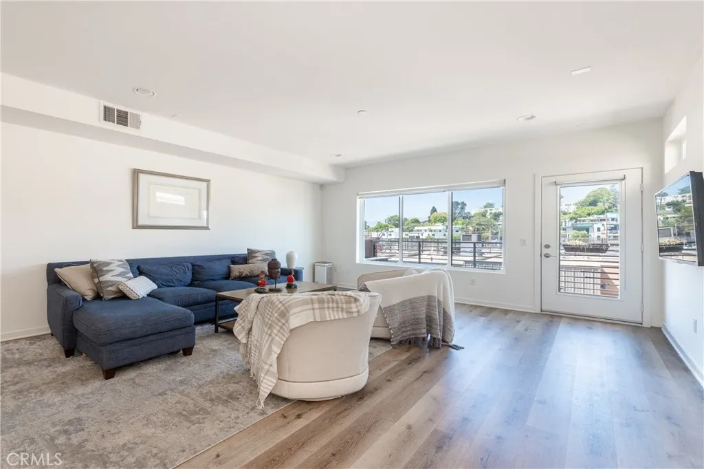 2926 Rowena Avenue Unit 4, Los Angeles, CA 90039 - Photo 4 of 29, Los Angeles, CA
