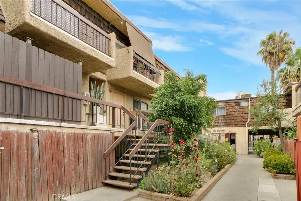 15516 Nordhoff Street Unit 217, North Hills, CA 91343 - Photo 4 of 28, North Hills, CA