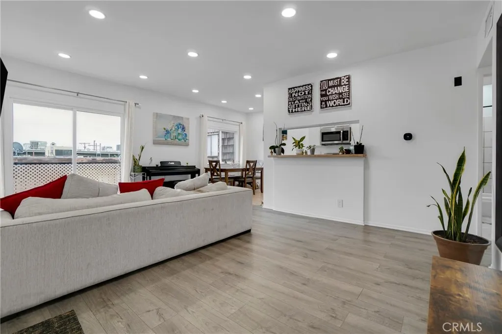 15516 Nordhoff Street Unit 217, North Hills, CA 91343 - Photo 5 of 28, North Hills, CA