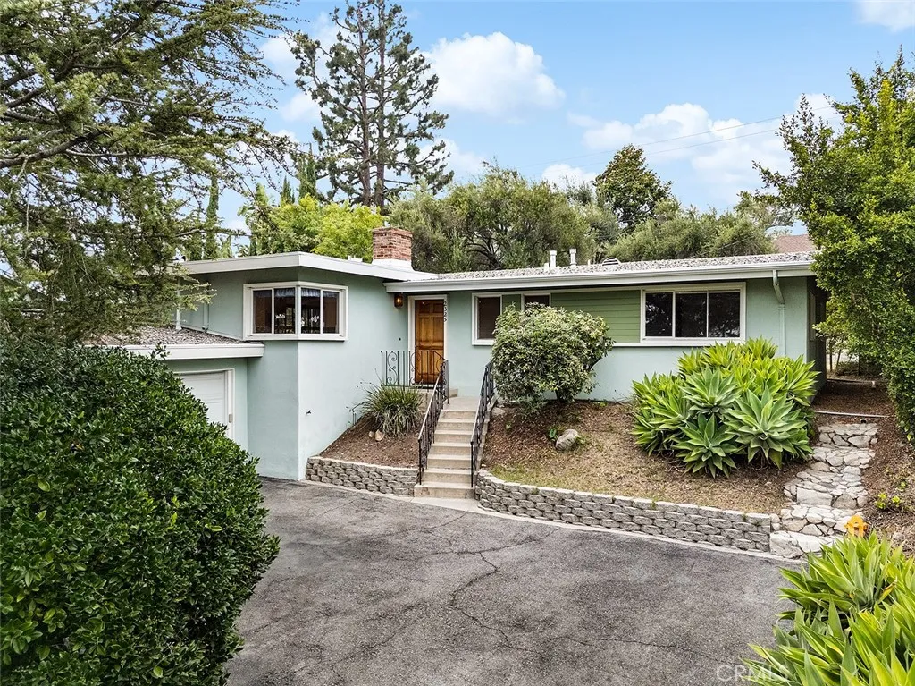 2325 Caracas Street, La Crescenta, CA 91214 - Main photo, La Crescenta, CA