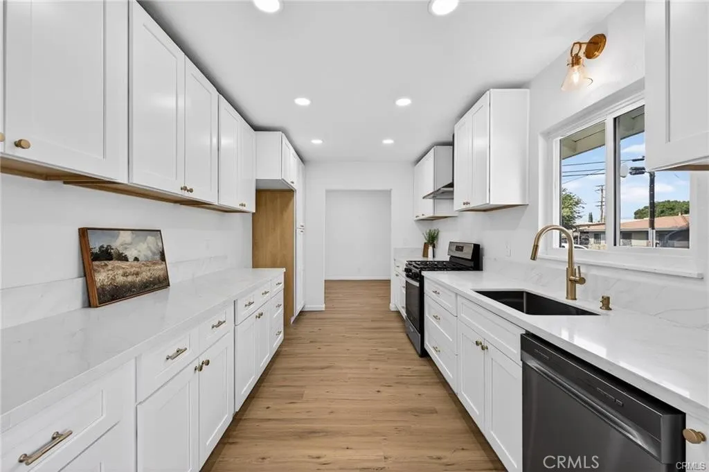 128 W Ramona, Rialto, CA 92376 - Photo 4 of 7, Rialto, CA