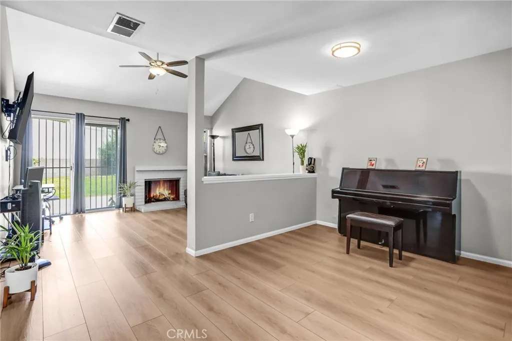 1621 Bent Rail Circle, Colton, CA 92324 - Photo 4 of 33, Colton, CA