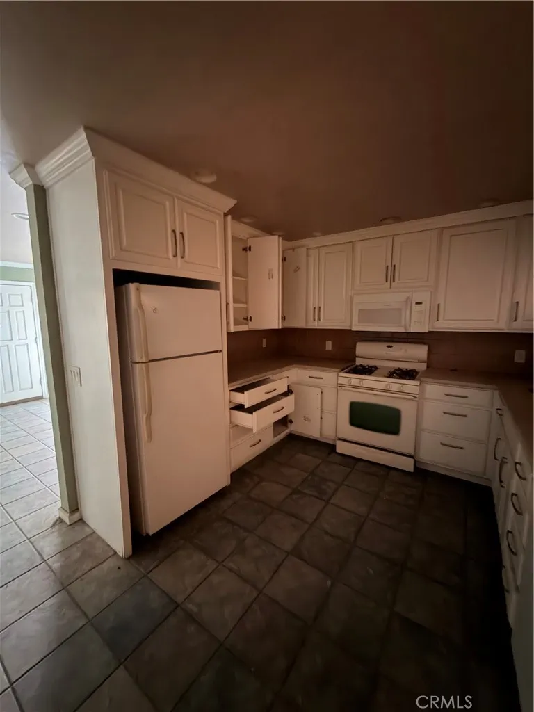 1326 Oak Terrace Court Unit 15, Sacramento, CA 95825 - Photo 5 of 34, Sacramento, CA