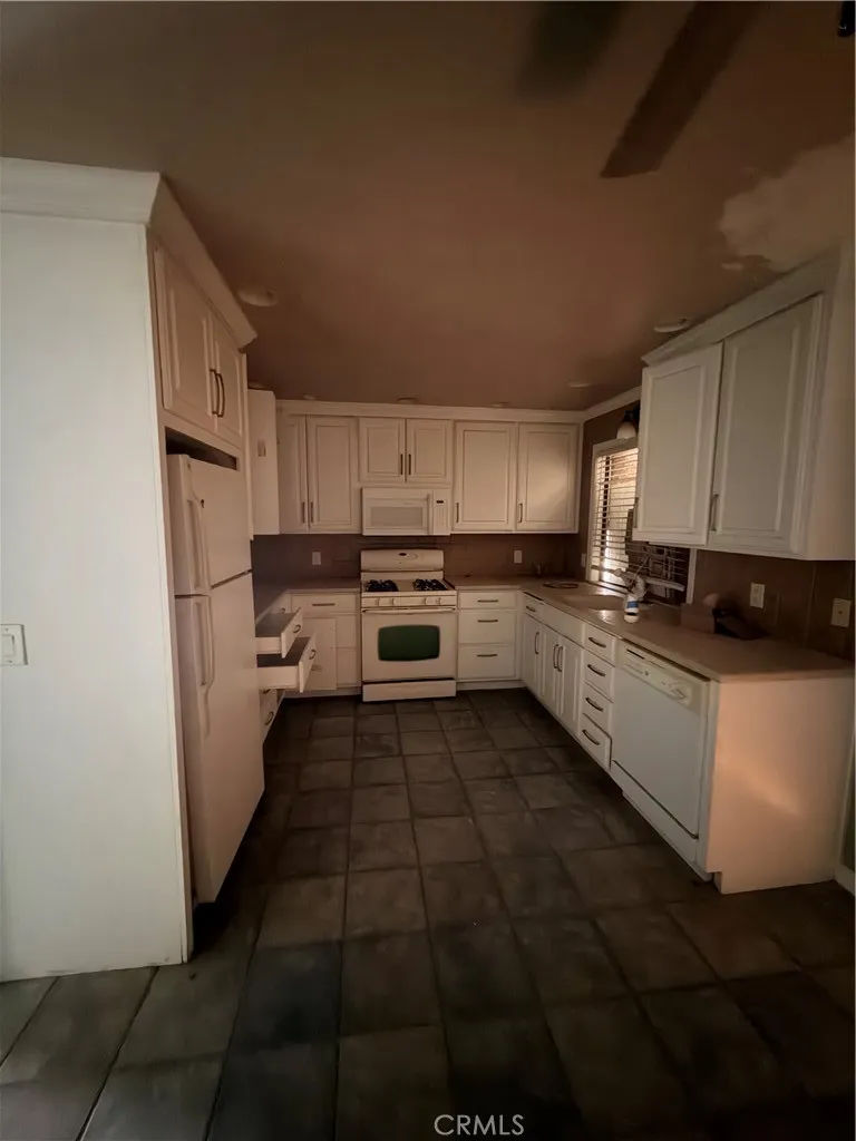 1326 Oak Terrace Court Unit 15, Sacramento, CA 95825 - Photo 4 of 34, Sacramento, CA