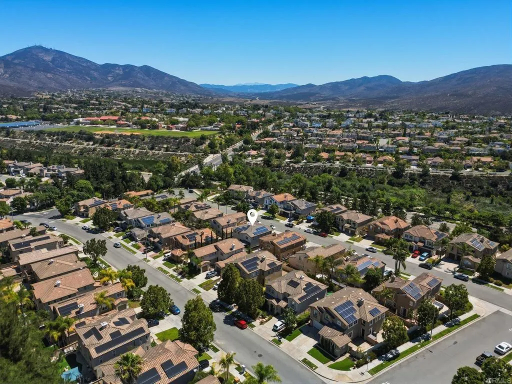https://cdn.realtyfeed.com/cdn/127/306749641/5b102444a36cb2248616950f94bec314.webp