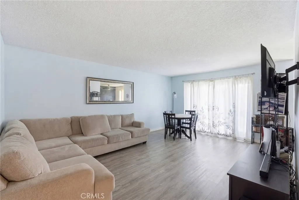 700 W La Veta, Orange, CA 92868 - Photo 5 of 27, Orange, CA