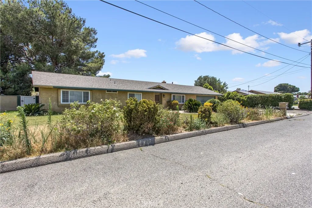 19169 Manila Street, Bloomington, CA 92316 - Photo 3 of 26, Bloomington, CA