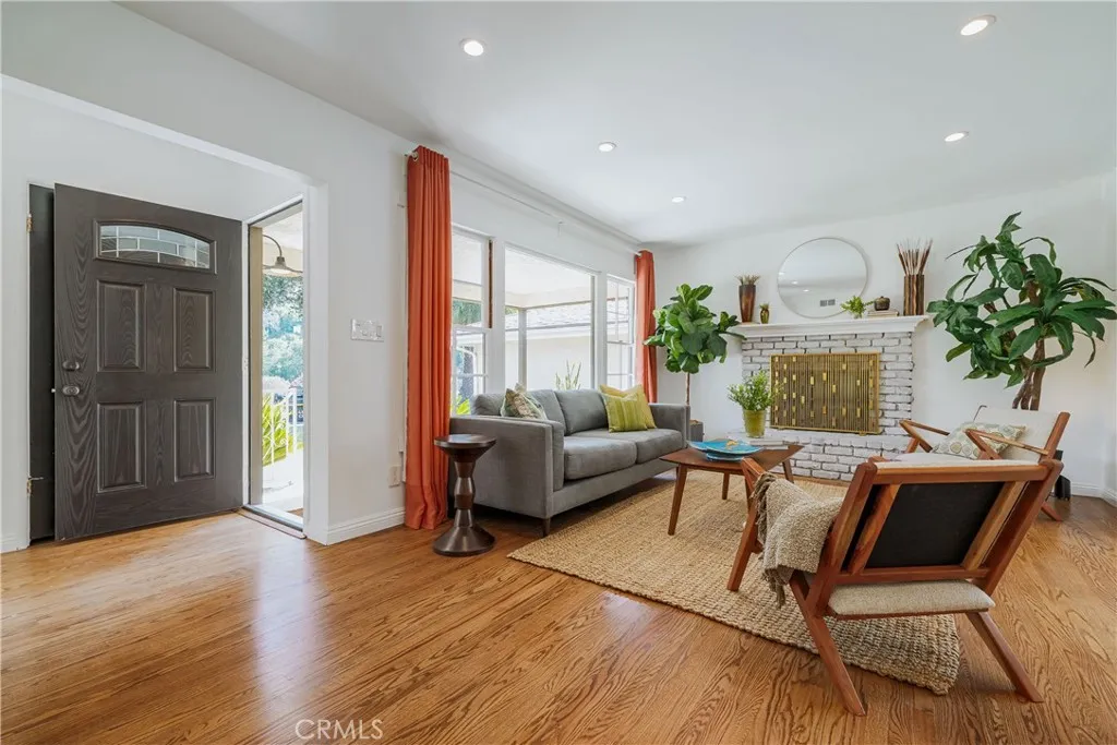 3550 La Crescenta Avenue, Glendale, CA 91208 - Photo 5 of 34, Glendale, CA